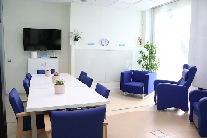 Sala común de terapias y actividades grupales