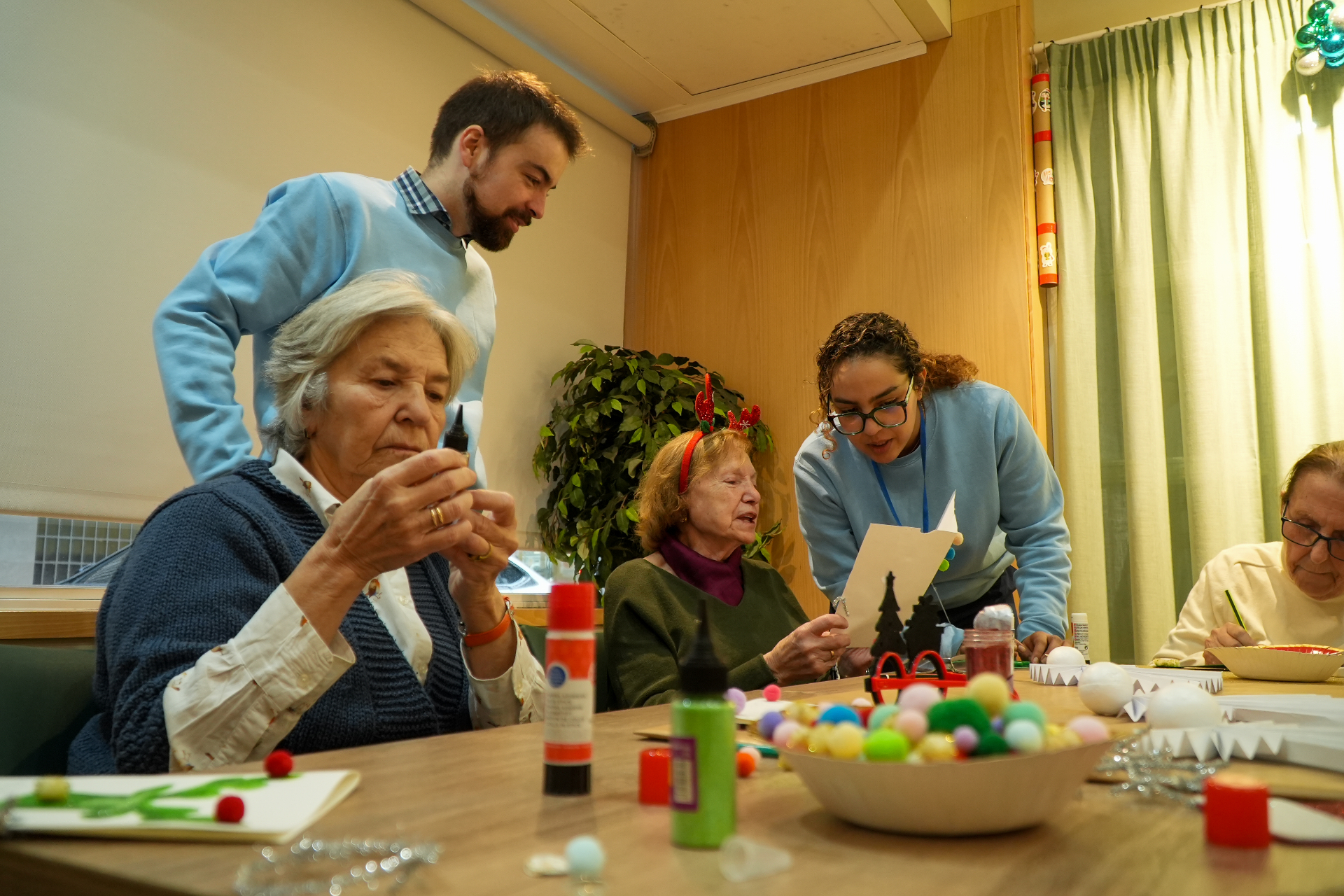 Más de 2 millones de personas mayores pasan la Navidad en soledad
